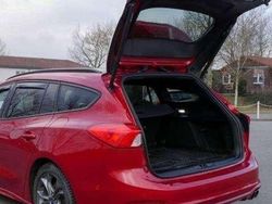 Rot Gebraucht 2020 Ford Focus ST-Line X Kombi | 10.220 € (Superpreis)