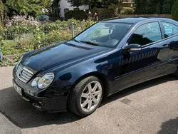 Blau Gebraucht 2005 Mercedes C230 Coupé | 11.000 €