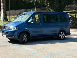Blau Gebraucht 2014 VW T5 Comfortline Van | 44.900 €