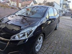 Blau Gebraucht 2018 Peugeot 208 Style Kleinwagen | 6.700 € (Guter Preis)
