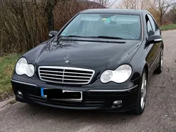 Schwarz Gebraucht 2006 Mercedes C320 Avantgarde Limousine | 7.500 €