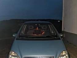 Blau Gebraucht 2003 Mercedes A160 Limousine | 300 €