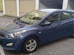 Blau Gebraucht 2013 Hyundai i30 Trend Kombi | 6.000 € (Fairer Preis)