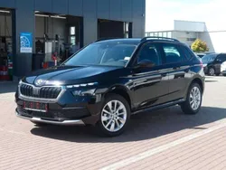 Blackmagic perleffekt Neu 2024 Skoda Kamiq Tour SUV | 31.490 € (Teuer)