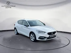 Weiß Gebraucht 2021 Seat Leon FR Limousine | 19.999 € (Guter Preis)