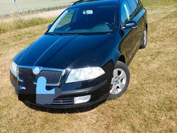 Schwarz Gebraucht 2008 Skoda Octavia Kombi | 3.990 € (Etwas zu teuer)