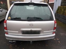 Silber Gebraucht 2001 Opel Omega Design Edition Kombi | 2.500 € (Etwas zu teuer)