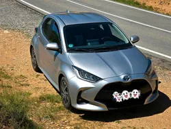 Silber Gebraucht 2022 Toyota Yaris Hybrid Team Kleinwagen | 18.000 € (Guter Preis)