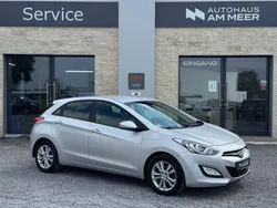 Silber Gebraucht 2015 Hyundai i30 Edition Limousine | 10.499 € (Fairer Preis)
