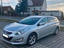 Silber Gebraucht 2012 Hyundai i40 Kombi | 7.200 € (Fairer Preis)