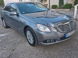Grau Gebraucht 2009 Mercedes E250 Limousine | 8.900 € (Fairer Preis)