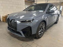 Grau Gebraucht 2024 BMW iX Sport Line SUV | 46.900 € (Superpreis)