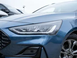 Blau Gebraucht 2023 Ford Focus ST-Line Kombi | 25.699 € (Fairer Preis)