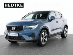 Blau Gebraucht 2024 Volvo XC40 Core SUV | 35.990 € (Fairer Preis)