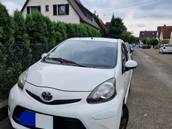 Weiß Gebraucht 2012 Toyota Aygo Kleinwagen | 3.500 € (Fairer Preis)