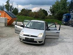 Silber Gebraucht 2004 Ford Fiesta Coupé | 600 € (Superpreis)