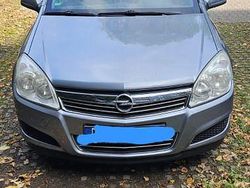 Grau Gebraucht 2009 Opel Astra Limousine | 1.699 € (Guter Preis)