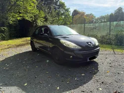 Schwarz Gebraucht 2010 Peugeot 206+ Kleinwagen | 500 €