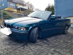 Grün Gebraucht 1994 BMW 318 Cabriolet Cabrio | 5.999 €