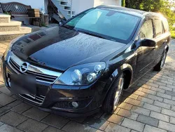 Schwarz Gebraucht 2009 Opel Astra Kombi | 3.000 €