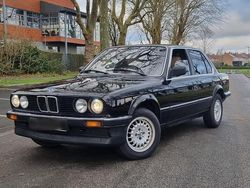 Schwarz Gebraucht 1987 BMW 316 Limousine | 11.100 €