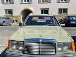 Grün Gebraucht 1985 Mercedes 260 Limousine | 8.500 €