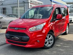 Rot Gebraucht 2017 Ford Tourneo Connect Titanium Van / Kleinbus | 12.900 € (Fairer Preis)