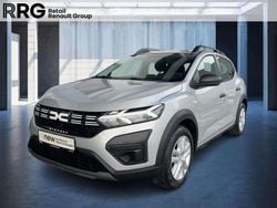 Moonstonegrau Gebraucht 2024 Dacia Sandero Essentiel Limousine | 13.590 € (Guter Preis)