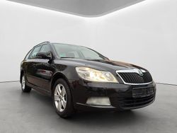 Schwarz Gebraucht 2013 Skoda Octavia Ambition Kombi | 4.390 € (Guter Preis)