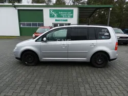 Silber Gebraucht 2005 VW Touran Trendline Van / Kleinbus | 1.490 € (Etwas zu teuer)