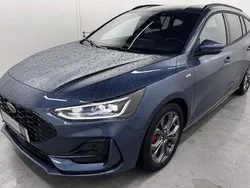 Blau Gebraucht 2024 Ford Focus ST-Line Kombi | 31.850 € (Etwas zu teuer)