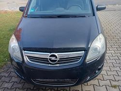 Schwarz Gebraucht 2008 Opel Zafira Van / Kleinbus | 500 €