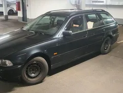 Schwarz Gebraucht 2003 BMW 520 Kombi | 1.500 €