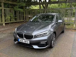 Grau Gebraucht 2021 BMW 120 Sport Line Kleinwagen | 28.900 € (Etwas zu teuer)