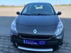 Schwarz Gebraucht 2011 Renault Clio III Dynamique Limousine | 4.090 € (Fairer Preis)