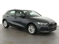 Mythos schwarz metallic Neu 2025 Audi A3 Sportback Ambiente Limousine | 35.584 € (Guter Preis)