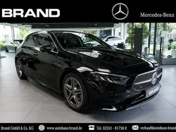 Schwarz Gebraucht 2025 Mercedes A200 AMG line Limousine | 45.980 €