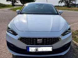Weiß Gebraucht 2021 Seat Leon XCELLENCE Limousine | 16.550 € (Guter Preis)