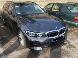 Silber Gebraucht 2022 BMW 320 Sport Line Kombi | 29.950 € (Guter Preis)