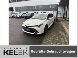 Schneeweiß Gebraucht 2021 Toyota Corolla Team Kombi | 23.460 € (Fairer Preis)