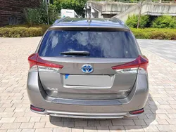 Grau Gebraucht 2018 Toyota Auris Hybrid Team Kombi | 16.500 € (Guter Preis)