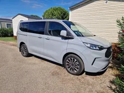 Grau Gebraucht 2025 Ford Tourneo Custom Titanium X Van / Kleinbus | 59.000 €