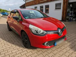 Rot Gebraucht 2013 Renault Clio IV Kleinwagen | 5.900 €