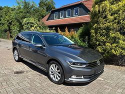 Grau Gebraucht 2016 VW Passat Highline Kombi | 13.900 € (Fairer Preis)