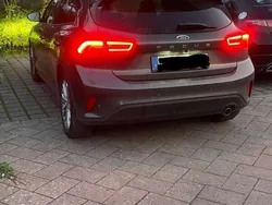 Grau Gebraucht 2019 Ford Focus Titanium Limousine | 15.750 € (Guter Preis)