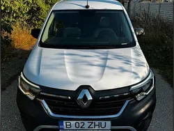 Weiß Gebraucht 2022 Renault Kangoo Techno Van / Kleinbus | 19.200 € (Guter Preis)