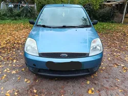 Blau Gebraucht 2002 Ford Fiesta Kleinwagen | 850 € (Fairer Preis)
