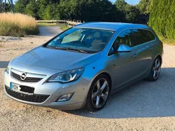 Silber Gebraucht 2011 Opel Astra Sport Kombi | 2.999 € (Guter Preis)