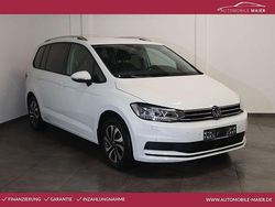 Pure white Gebraucht 2022 VW Touran Active Van / Kleinbus | 25.900 € (Guter Preis)