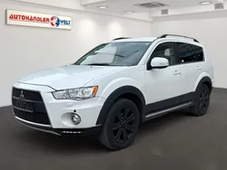 Perlmuttweiss (p) Gebraucht 2012 Mitsubishi Outlander SUV | 6.499 € (Guter Preis)